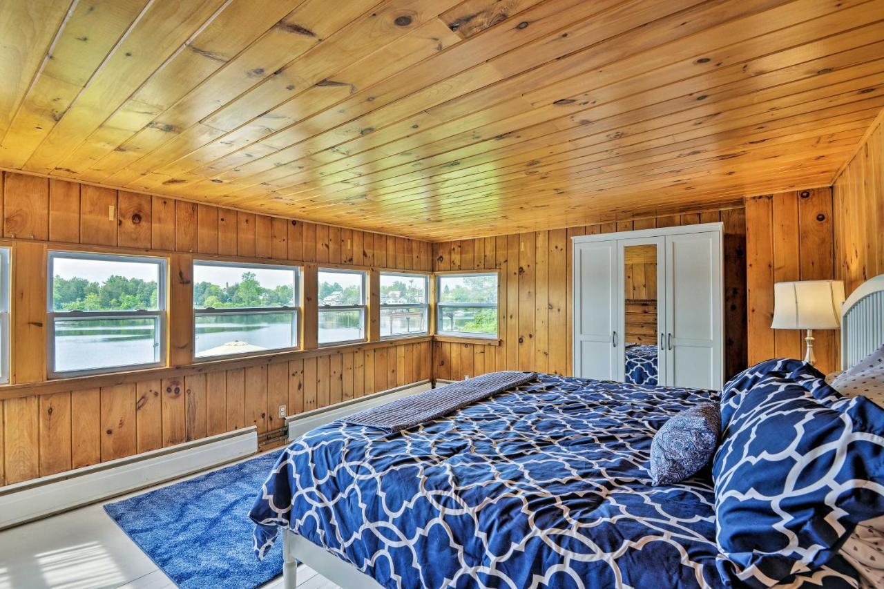 Family Cottage On Chaumont Bay, Walk To Downtown Exterior photo