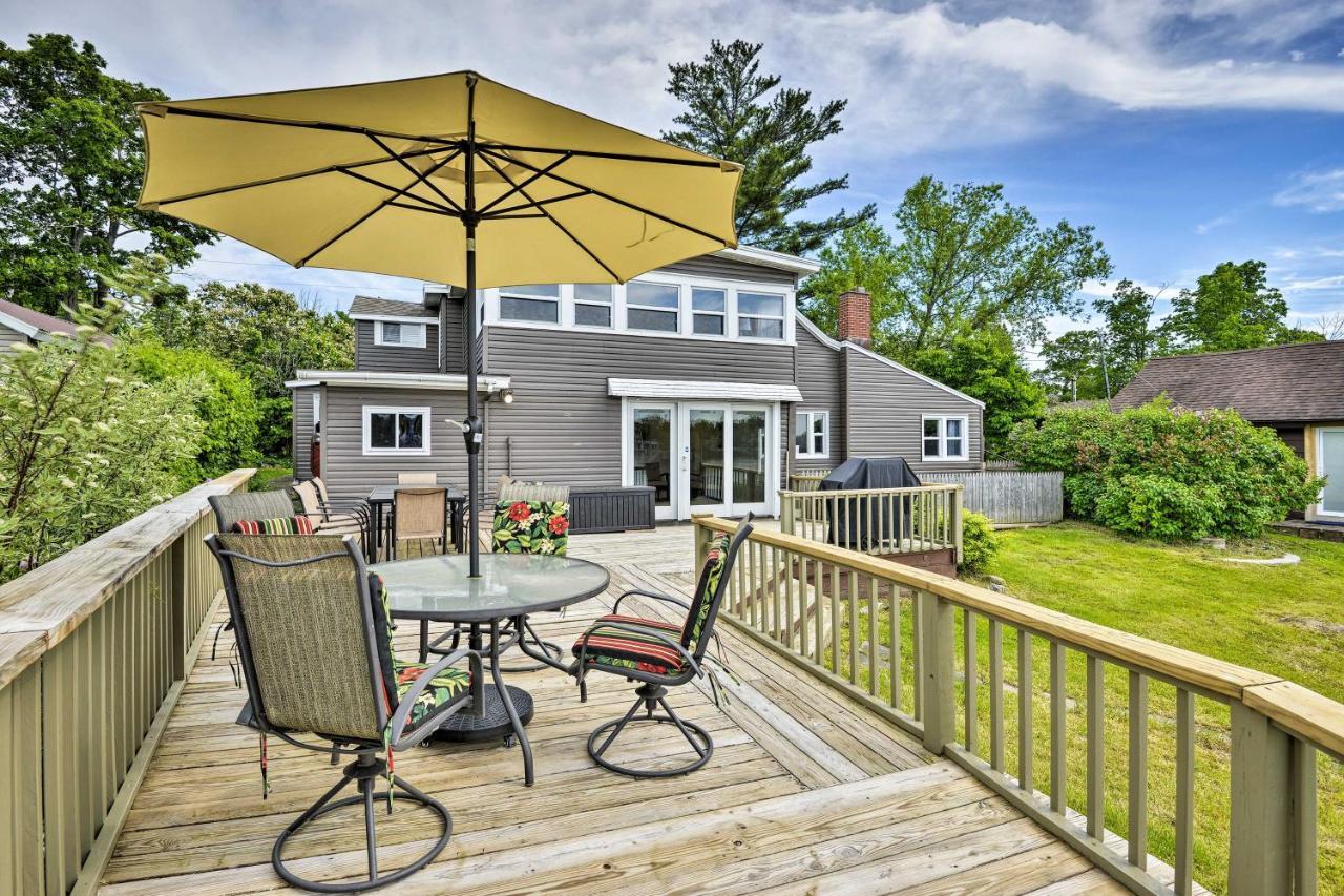 Family Cottage On Chaumont Bay, Walk To Downtown Exterior photo