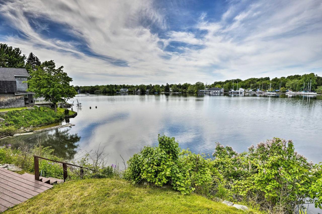 Family Cottage On Chaumont Bay, Walk To Downtown Exterior photo