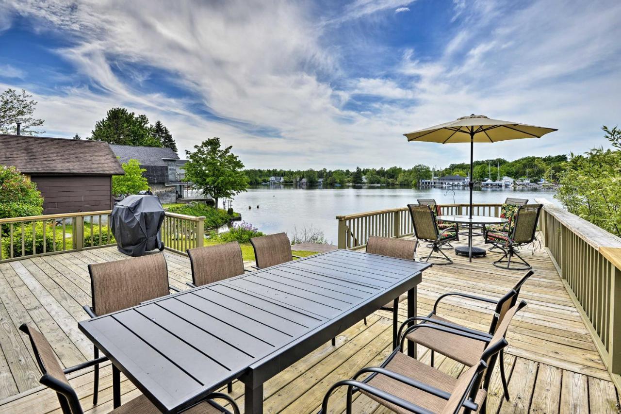 Family Cottage On Chaumont Bay, Walk To Downtown Exterior photo